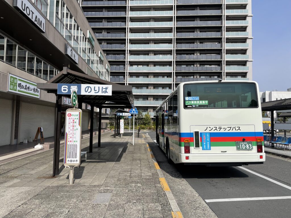 近江八幡駅のラコリーナ近江八幡行きバス乗り場